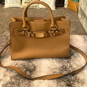 The Hamilton Crossbody